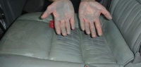 Джинсы испортили кресло в автомобиле – как взыскать ущерб?