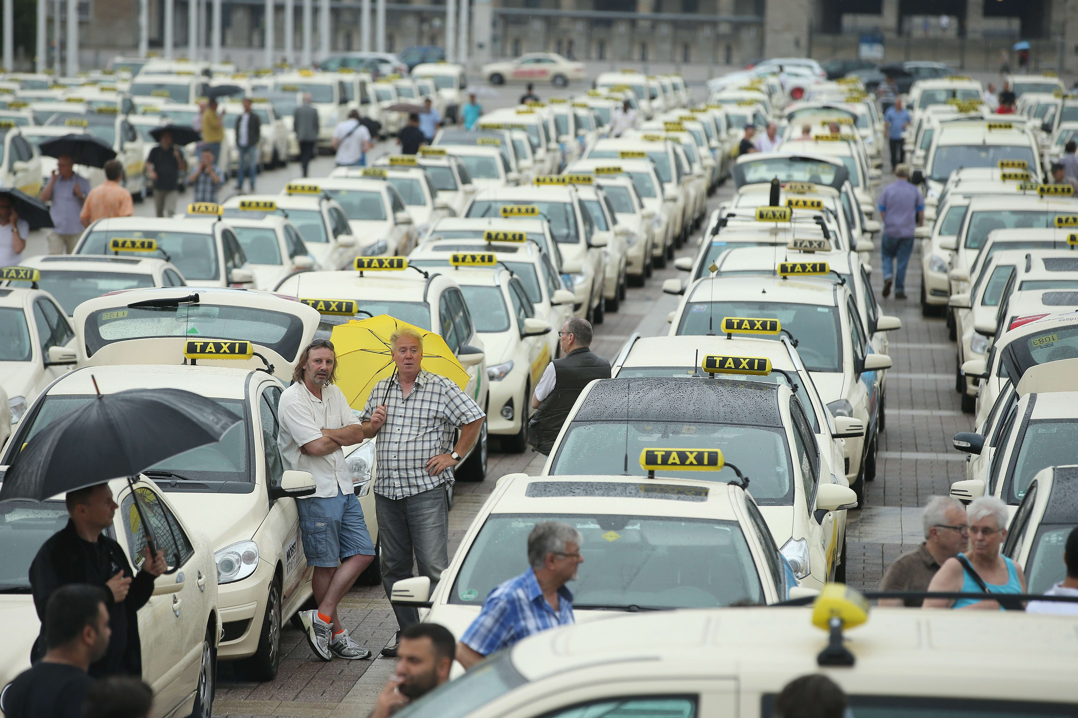 Российские таксисты начали бунтовать против агрегаторов