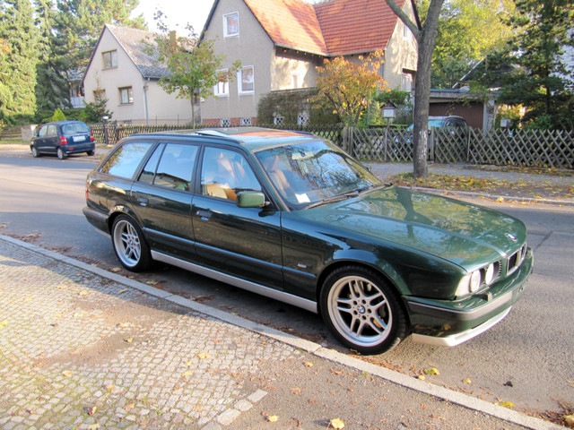 BMW M5 Touring Elekta фото